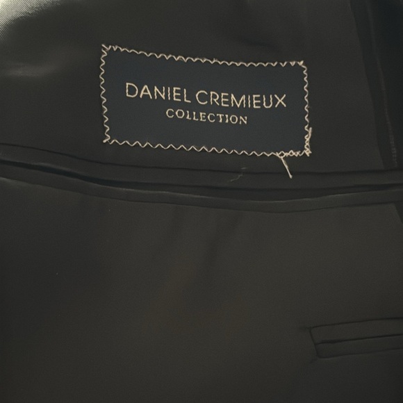 Daniel Cremieux Collection dark blue pin stripe two button front blazer Sz 42L - Picture 9 of 11